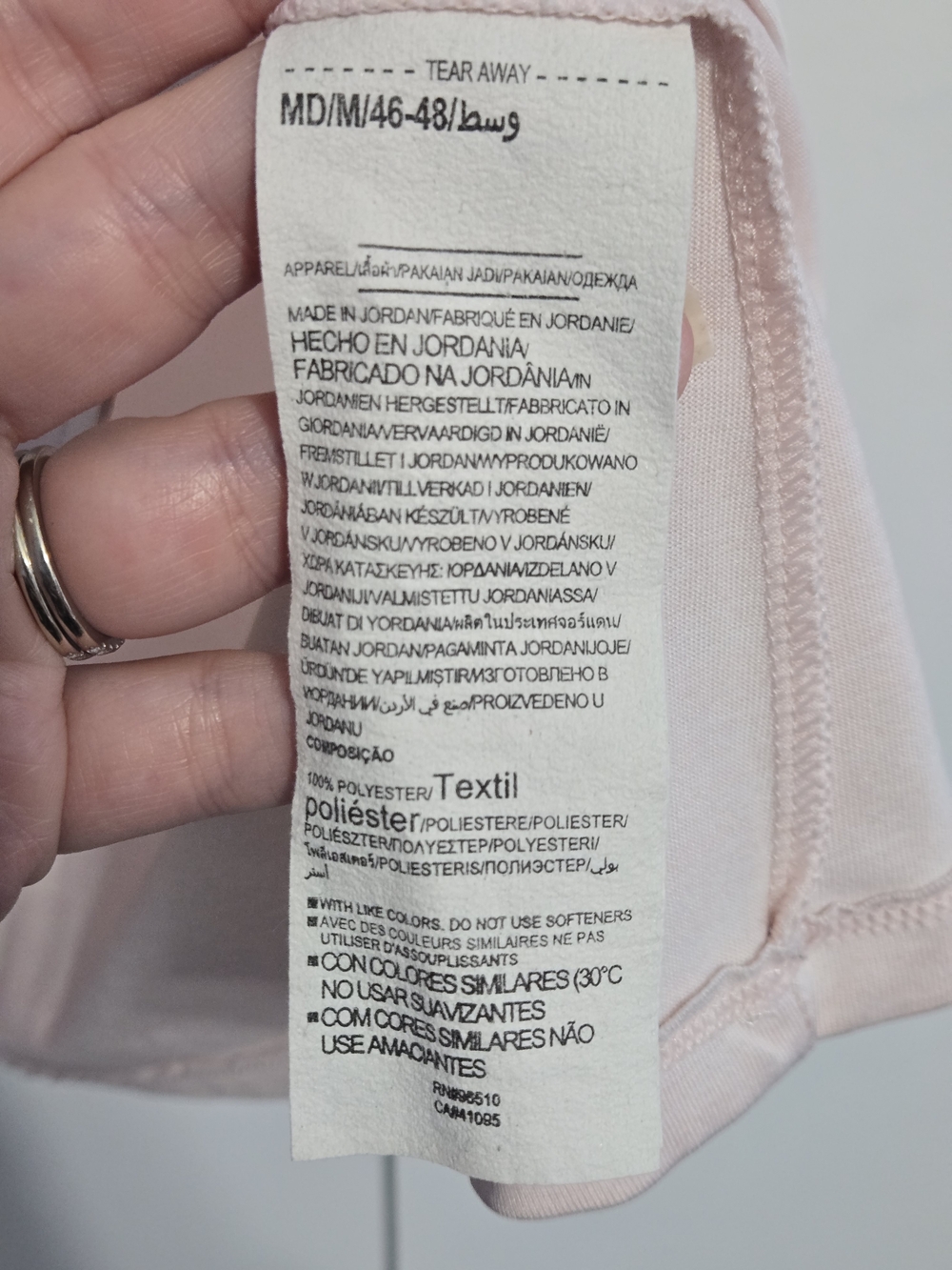 Under Armour HeatGear V-Neck T-Shirt Pink Medium Loose Fit Athletic Top - Picture 5 of 6